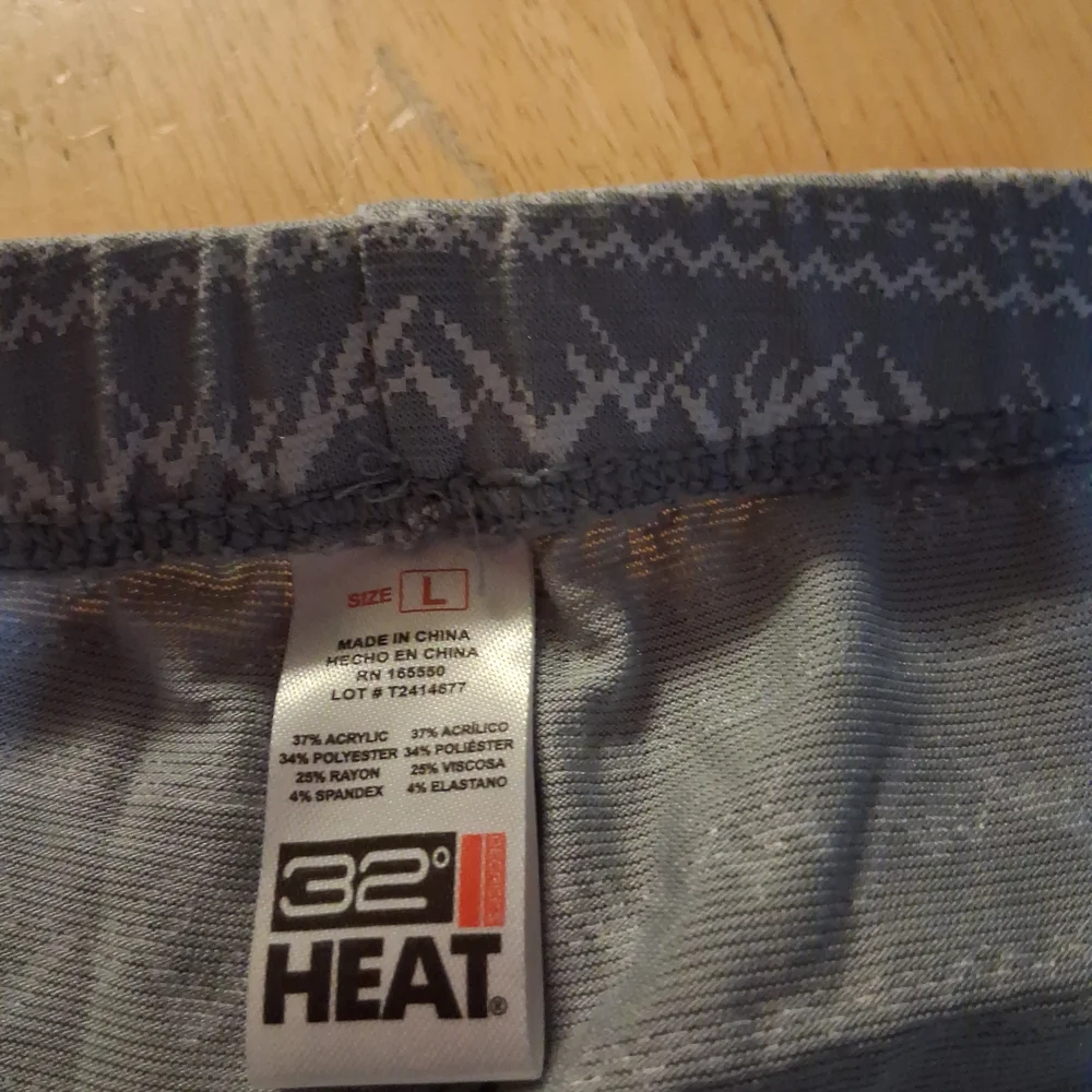 32 Degrees Heat Kids Baselayer Long Sleeve Crew Neck & Legging Set.  Size Large.